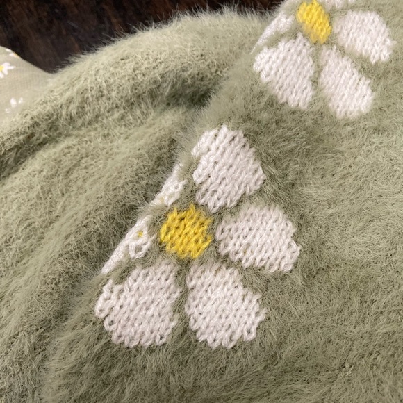 Girls Sage Green Daisy Floral Sweater & Skirt 3-Piece Set Size 2T - Picture 3 of 8